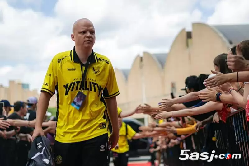 Major冠军是唯一答案!Vitality教练XTQZZZ赛后直言:进决赛没什么可高兴 Major冠军是唯一答案!Vitality教练XTQZZZ赛后直言:进决赛没什么可高兴