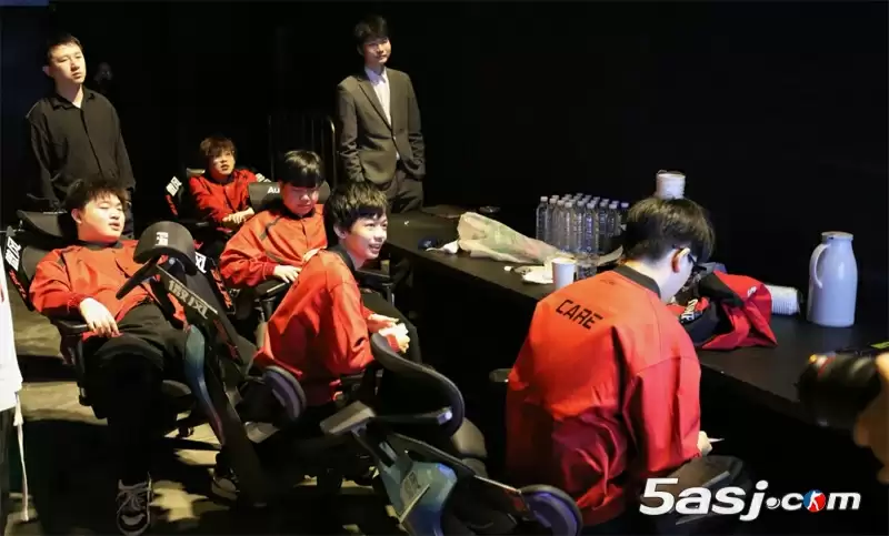 FPX 0-2惨败iG止步败者组 创队史最差赛段战绩