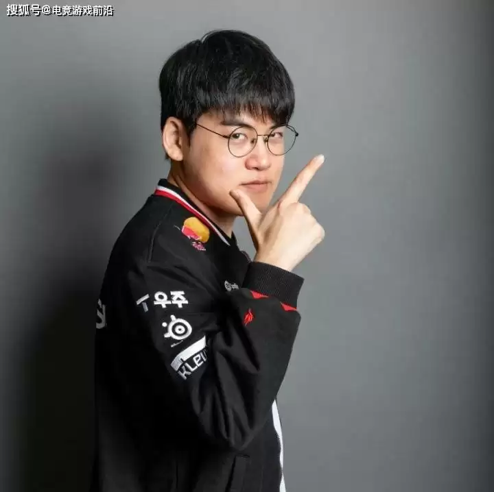 Gen.G击败T1率先晋级决赛，达成大场22连胜，回顾本场比赛中出现的多个精彩记录 