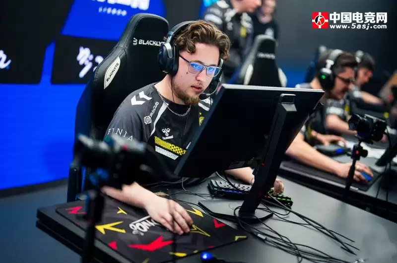 CS史上十大顶级身价转会榜单：s1mple居然是最不值钱的那个