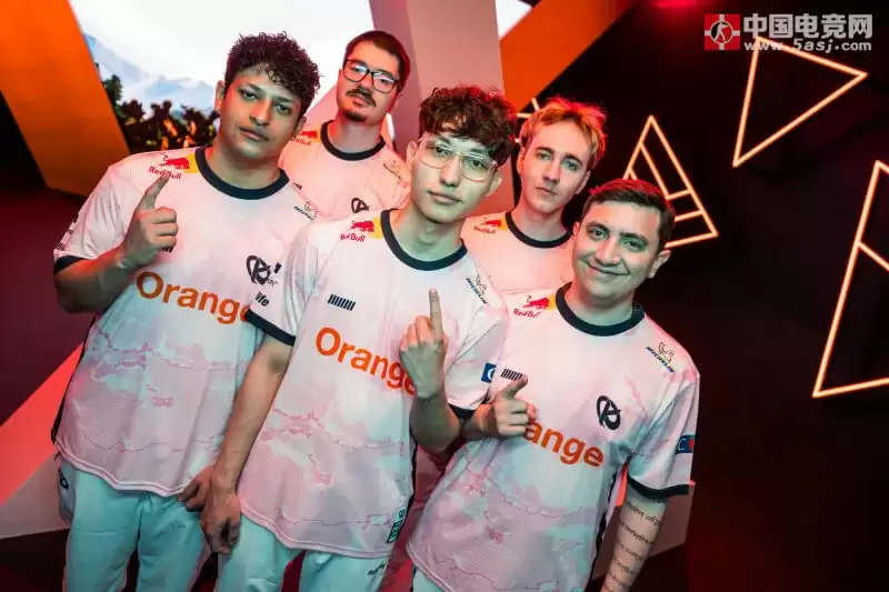 群星璀璨！2025电竞世界杯EMEA赛区《无畏契约》代表队荣耀集结 EWC官方分享定妆照