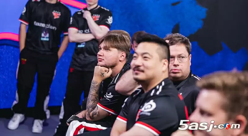 Thorin谈s1mple合同困境:期待乌克兰狙神摆脱束缚重返巅峰 Thorin谈s1mple合同困境:期待乌克兰狙神摆脱束缚重返巅峰