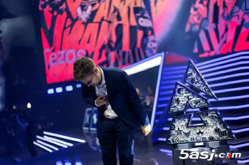 他赢过所有Major却输给时间：2025年，整个电竞圈都在致敬这个沉默的男人