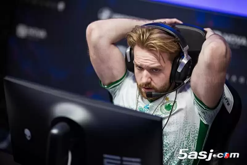 《Talking Counter》Major深度解析：BO1赛制存废、Vitality王朝争议与NiKo choke论战 