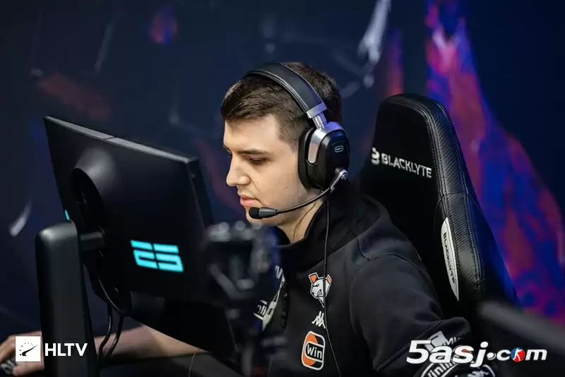 分析师Gromov解析FL1T加盟Spirit可能性:战术适配存疑 PARIVISION或成潜在选择 分析师Gromov解析FL1T加盟Spirit可能性:战术适配存疑 PARIVISION或成潜在选择