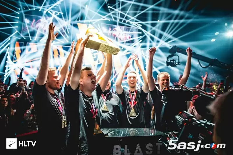 Astralis致敬dupreeh退役:五冠传奇告别赛场 王朝核心永载史册 Astralis致敬dupreeh退役:五冠传奇告别赛场 王朝核心永载史册