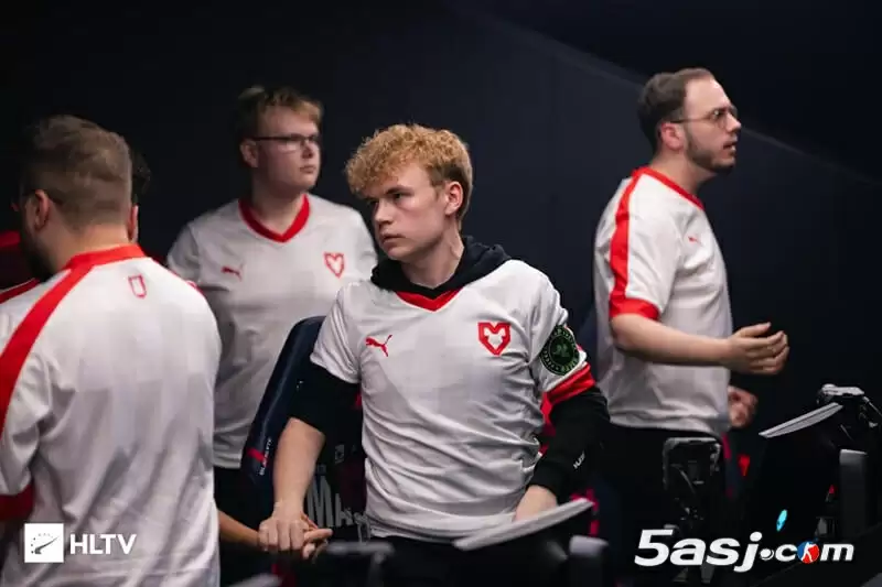 MOUZ指挥Brollan赛后采访:Vitality成最大阻碍 新赛季将卷土重来 MOUZ指挥Brollan赛后采访:Vitality成最大阻碍 新赛季将卷土重来