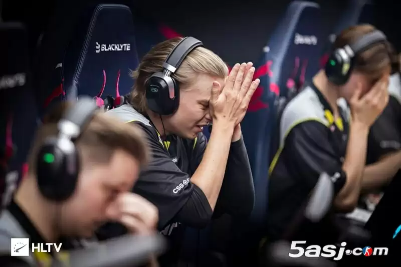 B1ad3面临抉择:NAVI是否需要s1mple回归以重返顶级战队行列? B1ad3面临抉择:NAVI是否需要s1mple回归以重返顶级战队行列?