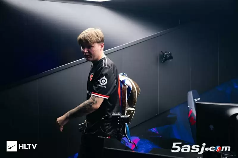 B1ad3面临抉择:NAVI是否需要s1mple回归以重返顶级战队行列? B1ad3面临抉择:NAVI是否需要s1mple回归以重返顶级战队行列?