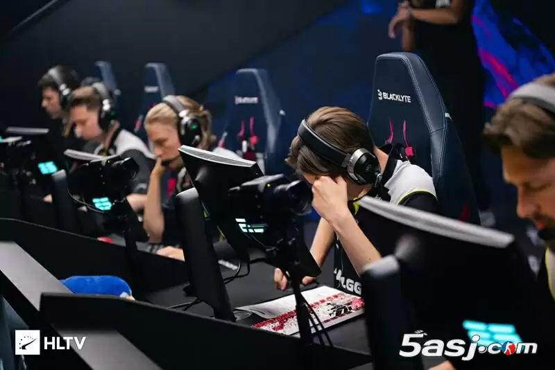 B1ad3面临抉择:NAVI是否需要s1mple回归以重返顶级战队行列? B1ad3面临抉择:NAVI是否需要s1mple回归以重返顶级战队行列?