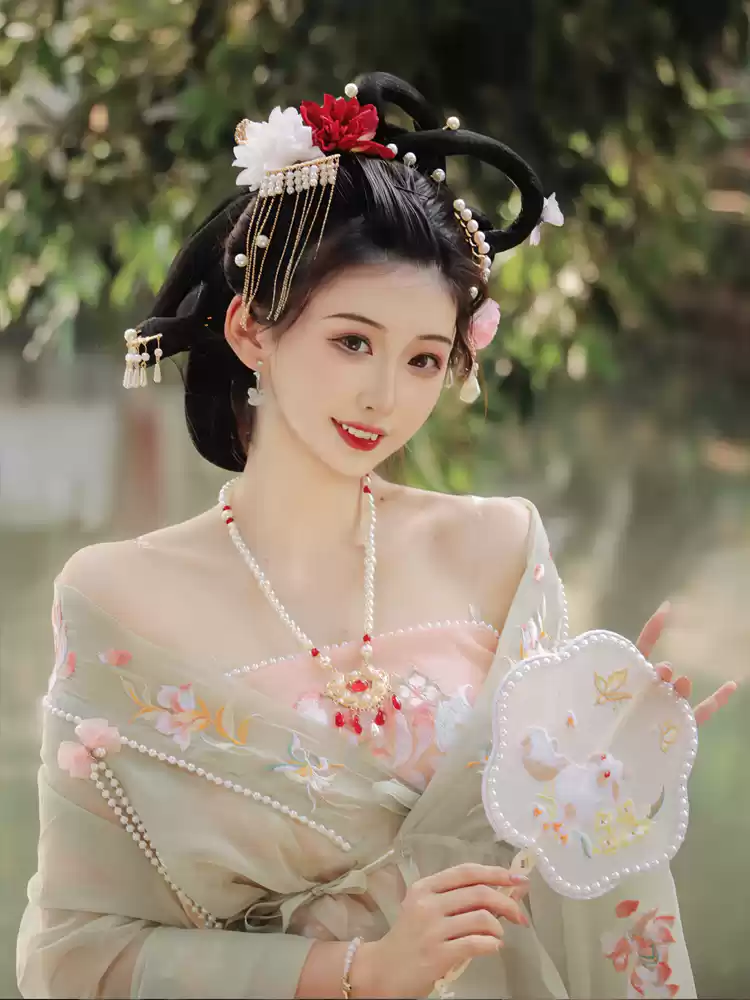 《射雕》团长活动来袭！送金锭+限时称号，美女主播与你相约！