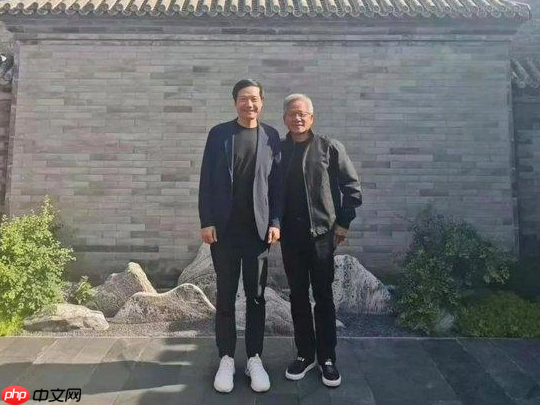 黄仁勋称非常想买一辆小米汽车 此前曾和雷军合影