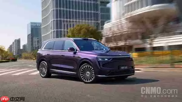 余承东宣布问界M8纯电版夜紫配色 采用最前沿车漆工艺