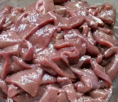 芹菜炒猪肝食材