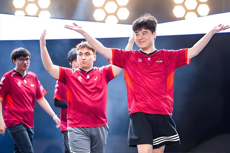中国力量闪耀国际赛场！TYLOO 2-0力克SAW挺进FISSURE S1决赛 