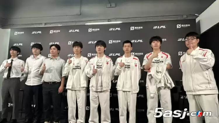 TES赛后采访：Hang首秀自评6分 Creme沙皇练成 Kanavi盛赞Wei表现