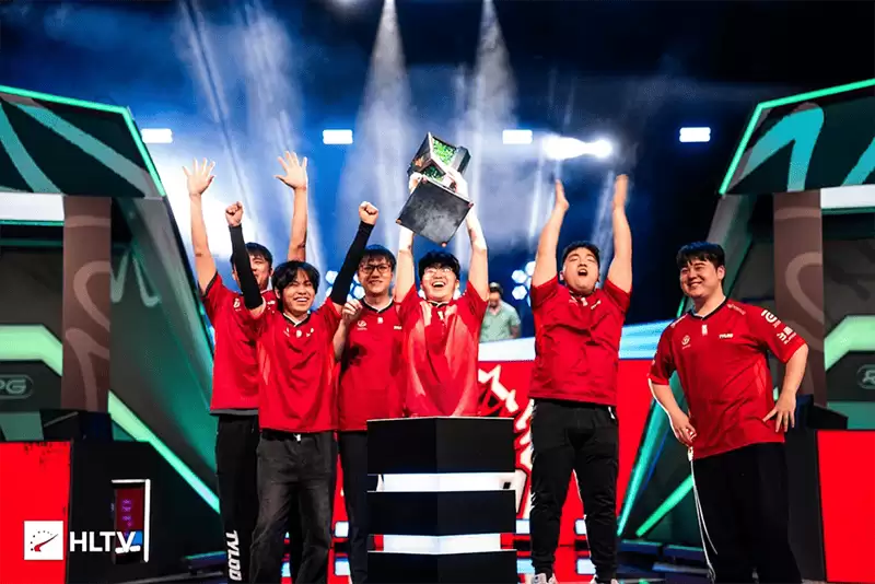 二十年守望终圆梦!从wNv到TYLOO问鼎裂变天地S1总冠军,铸就CNCS新纪元 二十年守望终圆梦!从wNv到TYLOO问鼎裂变天地S1总冠军,铸就CNCS新纪元