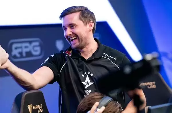 虽败犹荣！HooXi创生涯最佳1.01 Rating率Astralis杀入决赛，屈居亚军，未来可期 