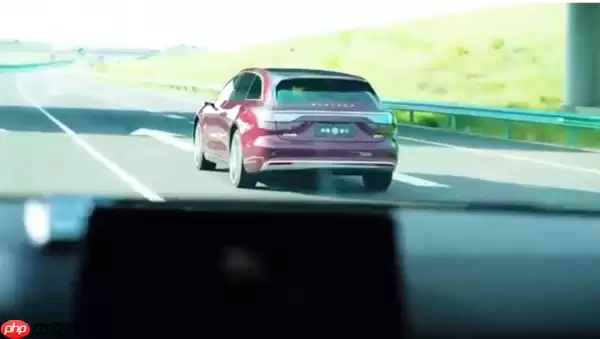 草原偶遇“最美旅行车” 余承东亲测享界S9T智慧电动门