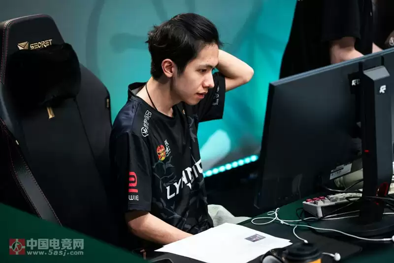 C4LLM3SU3：从二线到世界赛的逆袭，中国CS选手如何打破天花板？