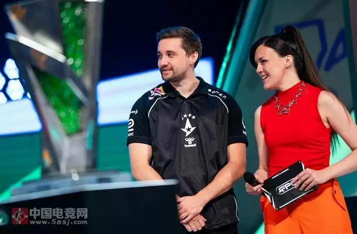 HooXi专访炮轰VRS:现在的CS2,穷队不配做梦! HooXi专访炮轰VRS:现在的CS2,穷队不配做梦!