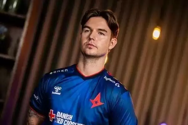 狙神device罕见吐露心声:版本更新下的固执与妥协之道 狙神device罕见吐露心声:版本更新下的固执与妥协之道