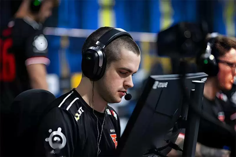 他们太菜了!broky回归首秀:从“强制假期”到赛场宣言 他们太菜了!broky回归首秀:从“强制假期”到赛场宣言