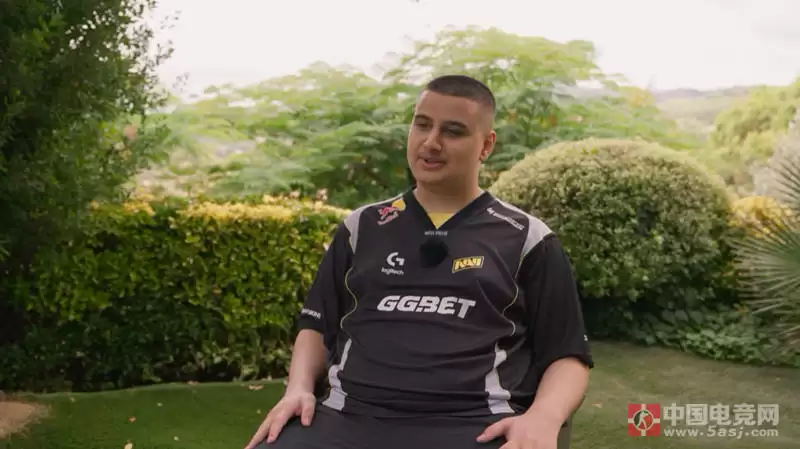 NAVI新星makazze专访：青训期1.20评分，18岁天才的成长轨迹 