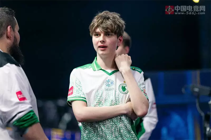 Falcons 2-0横扫GL:kyousuke战术转型显成效,三巨头火力全开 Falcons 2-0横扫GL:kyousuke战术转型显成效,三巨头火力全开