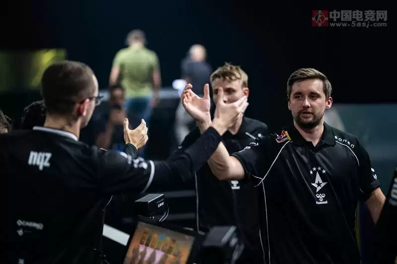 Astralis晋级IEM科隆第二阶段 HooXi详解战术调整与Overpass回归 