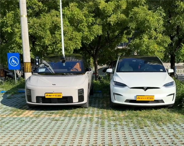 理想i8全程高速实测趴窝续航：实际跑了515公里 全程碾压Model X
