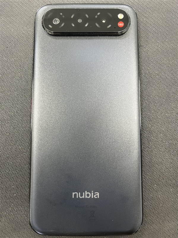 努比亚Air真机曝光：撞脸iPhone
