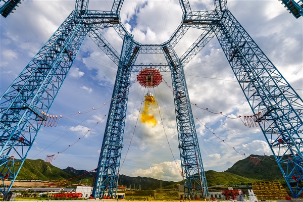 我国载人登月再进一步：揽月月面着陆器着陆起飞综合验证试验圆满成功！