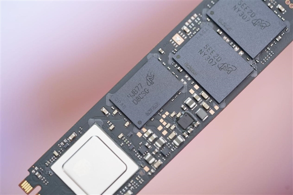 英睿达速度最快的Gen5 SSD