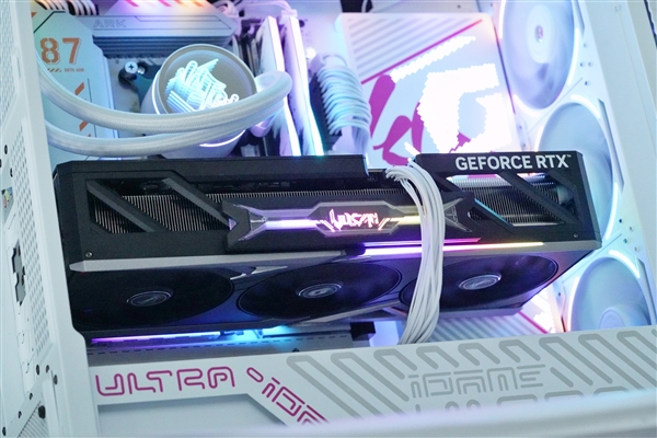 中国特供！七彩虹iGame RTX 5090D v2 Vulcan OC 24GB显卡图赏