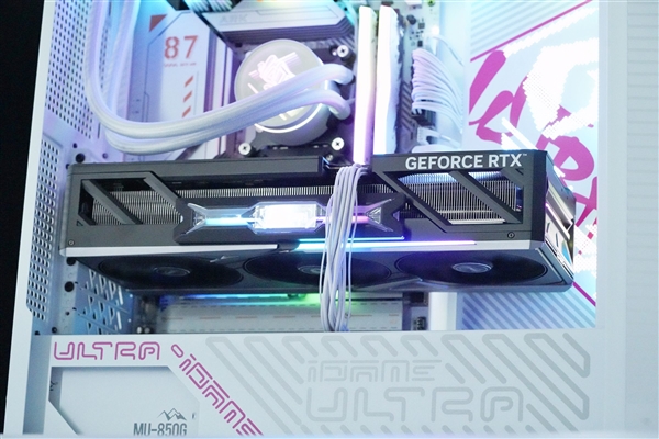 中国特供！七彩虹iGame RTX 5090D v2 Vulcan OC 24GB显卡图赏
