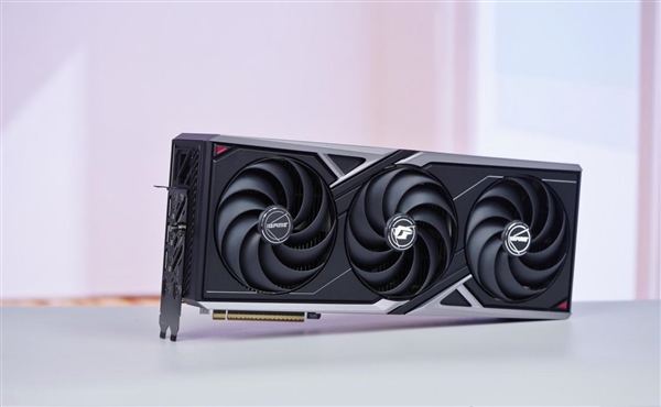 中国特供！七彩虹iGame RTX 5090D v2 Vulcan OC 24GB显卡图赏