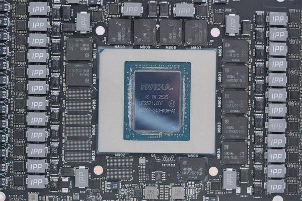 中国特供！七彩虹iGame RTX 5090D v2 Vulcan OC 24GB显卡图赏