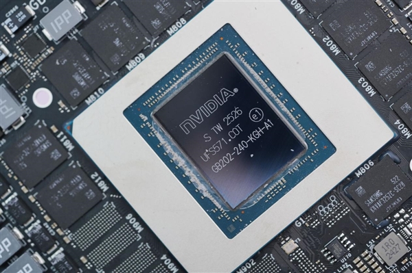 中国特供！七彩虹iGame RTX 5090D v2 Vulcan OC 24GB显卡图赏