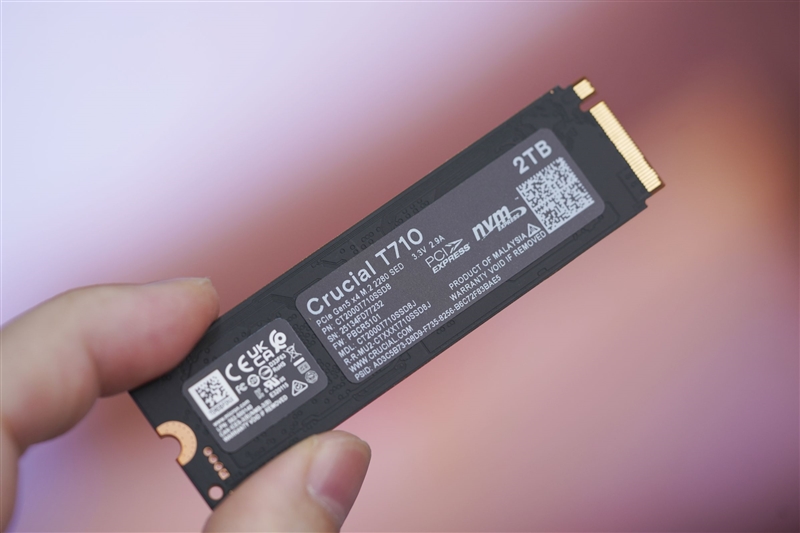 英睿达T710
