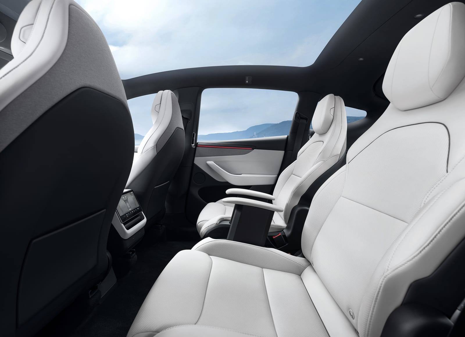 特斯拉 Model Y L 正式上市：六座布局、续航 751 公里，33.9 万元起
