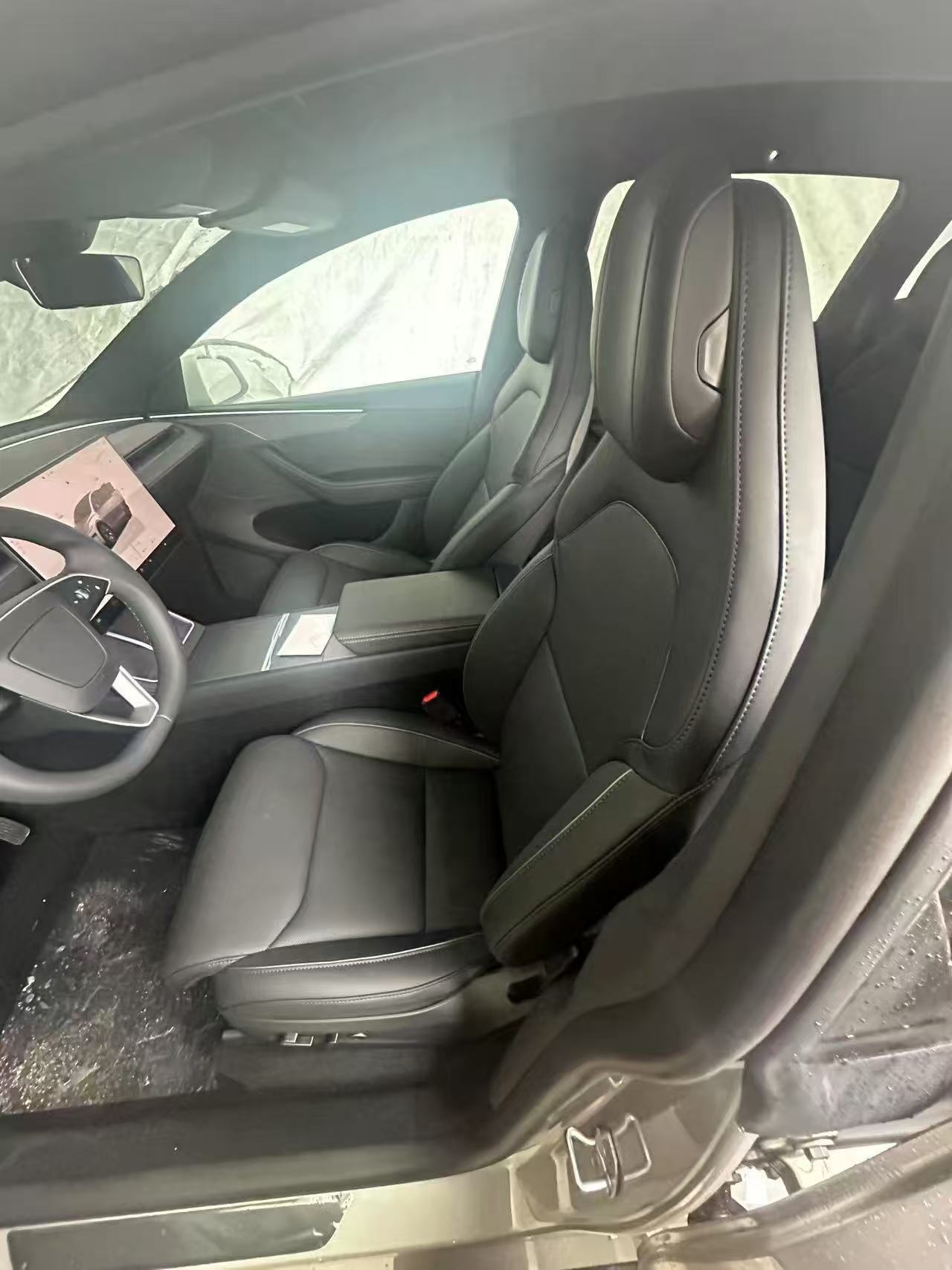 Model Y L电动折叠功能展示