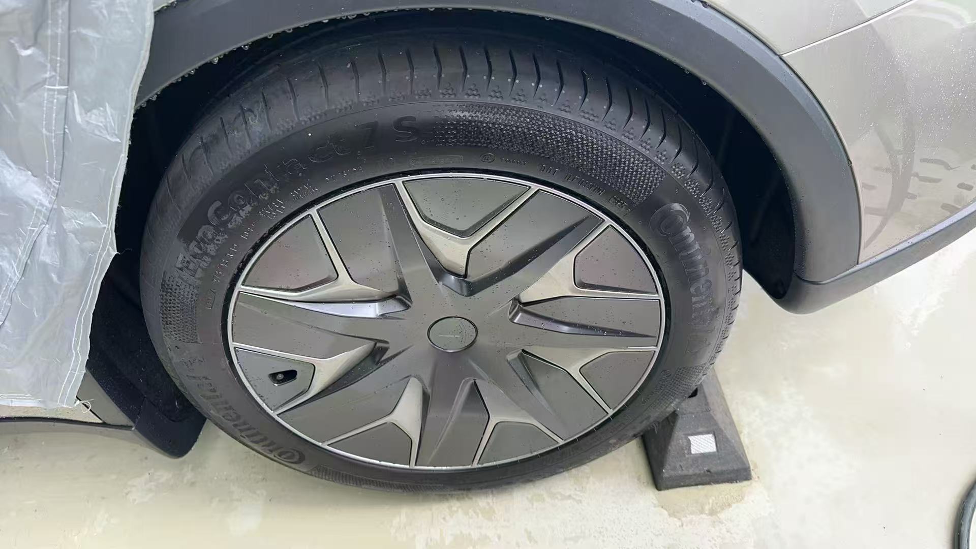 Model Y L空调出风口细节