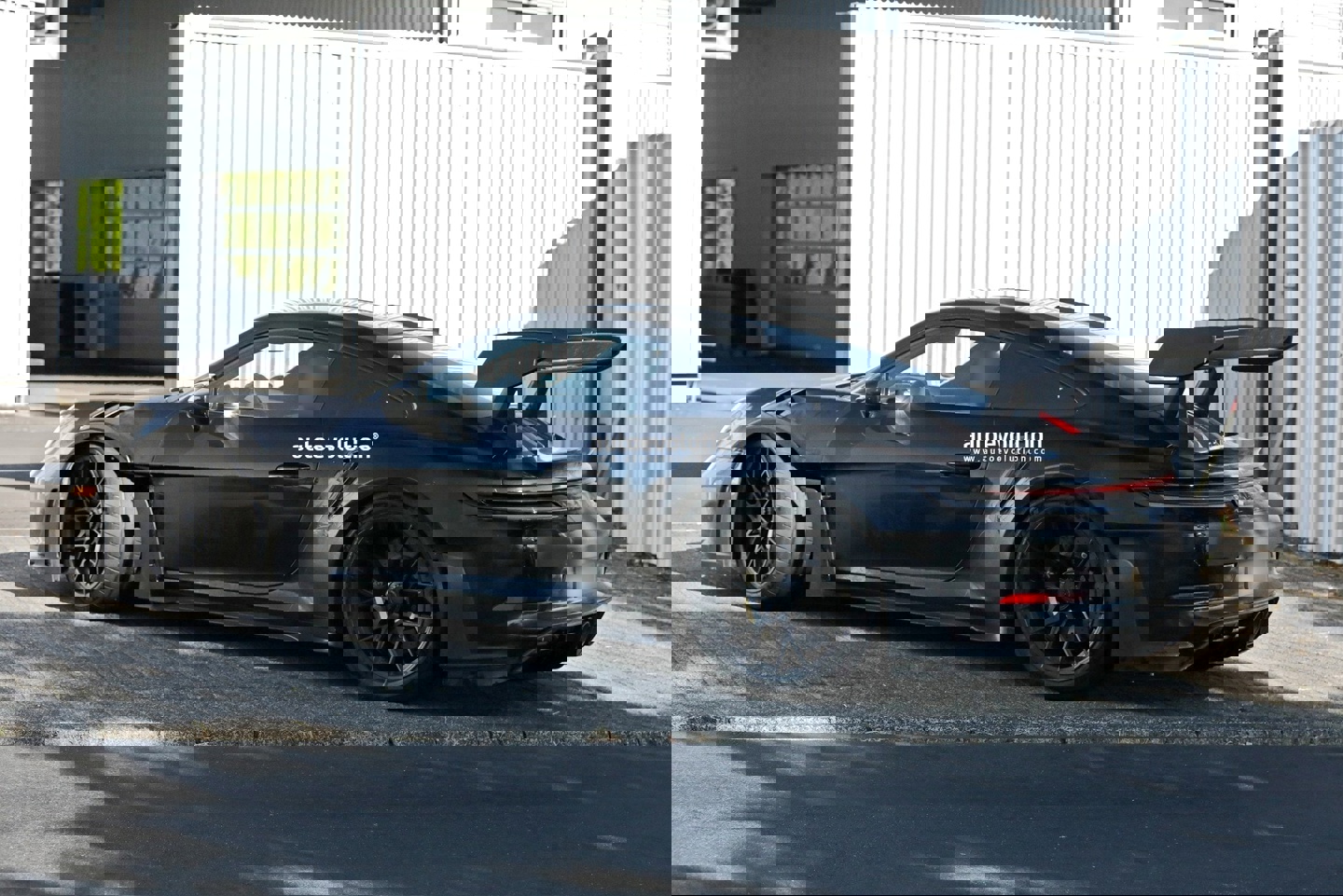 2026 款保时捷 911 GT3 RS 原型曝光：动力系统换血，赛道体验升级