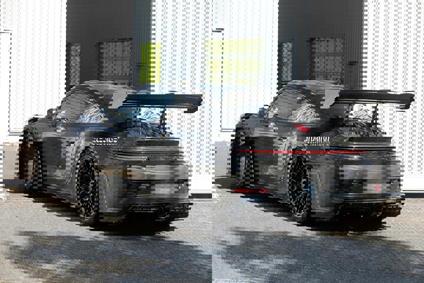2026 款保时捷 911 GT3 RS 原型曝光：动力系统换血，赛道体验升级