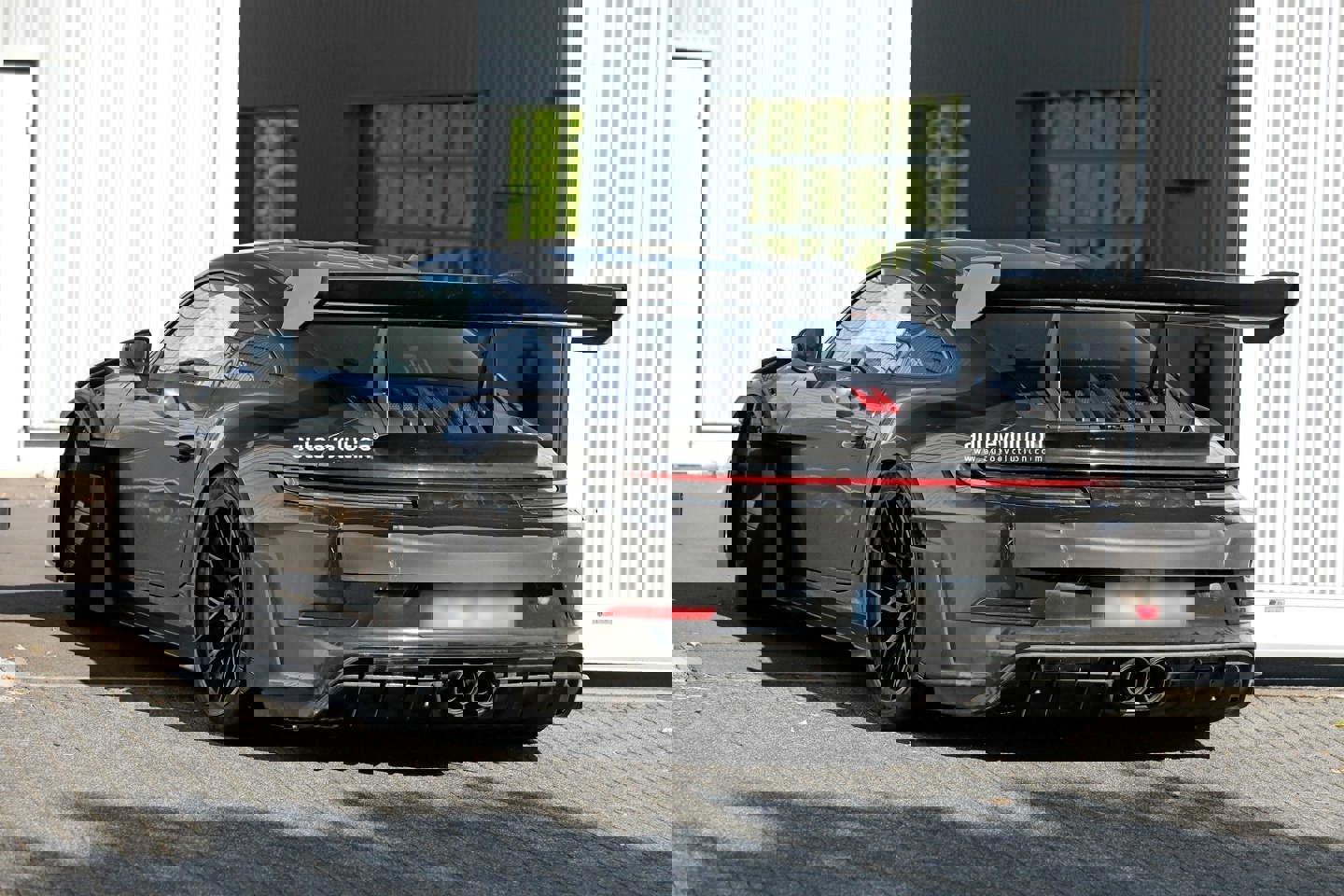 2026 款保时捷 911 GT3 RS 原型曝光：动力系统换血，赛道体验升级