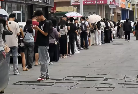 抖音初代网红“郭老师”开奶茶店被美团处罚