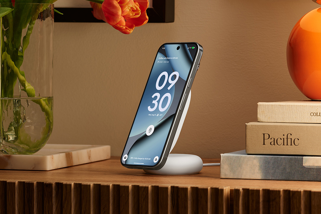 谷歌为 Pixel 10 系列手机，推出首批 Qi2 磁性无线充电配件
