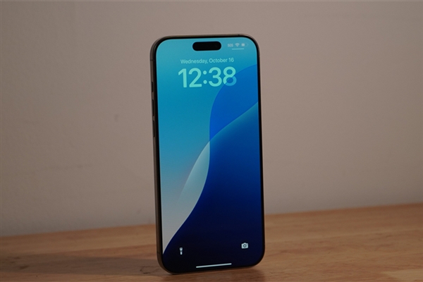 苹果史上变化最大的一代！iPhone