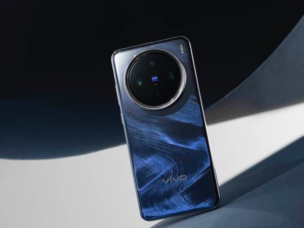 vivo X300系列曝光：天玑9500+2亿像素主摄，长焦微距实力升级